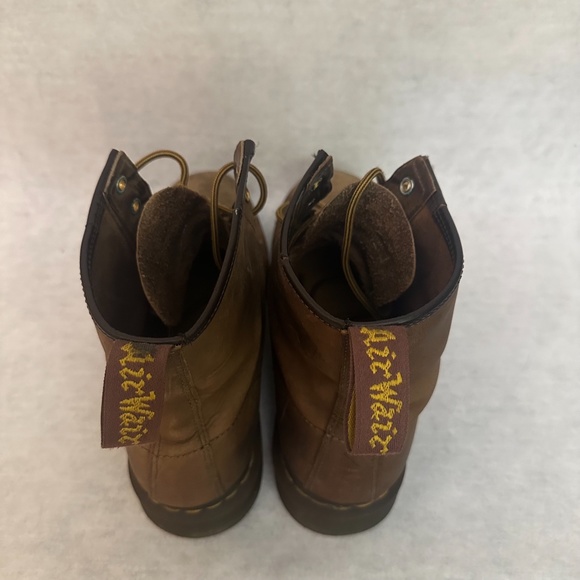 Doc Marten Combat Boots Size 9M Gently worn Air Wair soles = air bubbles in sole - Picture 4 of 7